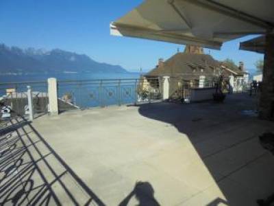 Grande terrasse et vue exceptionnelle pour ce rooftop en duplex, MontreuxTerritet