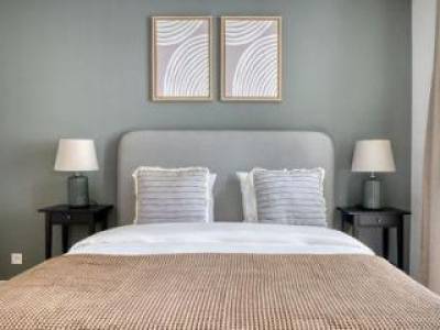 Helle, m&ouml;blierte 2-Zimmer-Wohnung im Z&uuml;rcher Rathaus, Zurich